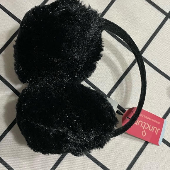 NWT Fluffy Ear Muff Faux Fur Behind Neck No Hair Mess Warmers - Picture 3 of 16